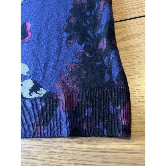 LORD & TAYLOR 100% Extra Fine Merino Wool Sweater Floral Size Medium Modern City - Picture 6 of 16